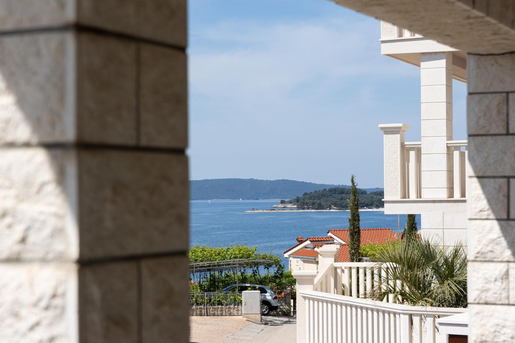 Apartments Wisibada Trogir Exterior foto